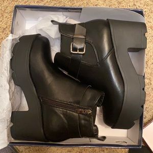 REFRESH chunky boots